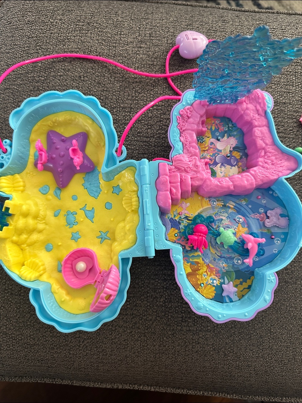 Polly pocket Blue Seahorse Toy travel set - Picture 10 of 11